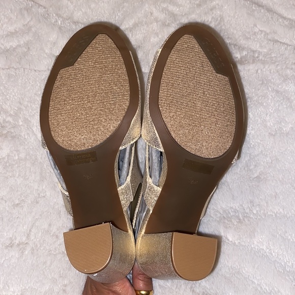 Gold heels - Picture 3 of 3